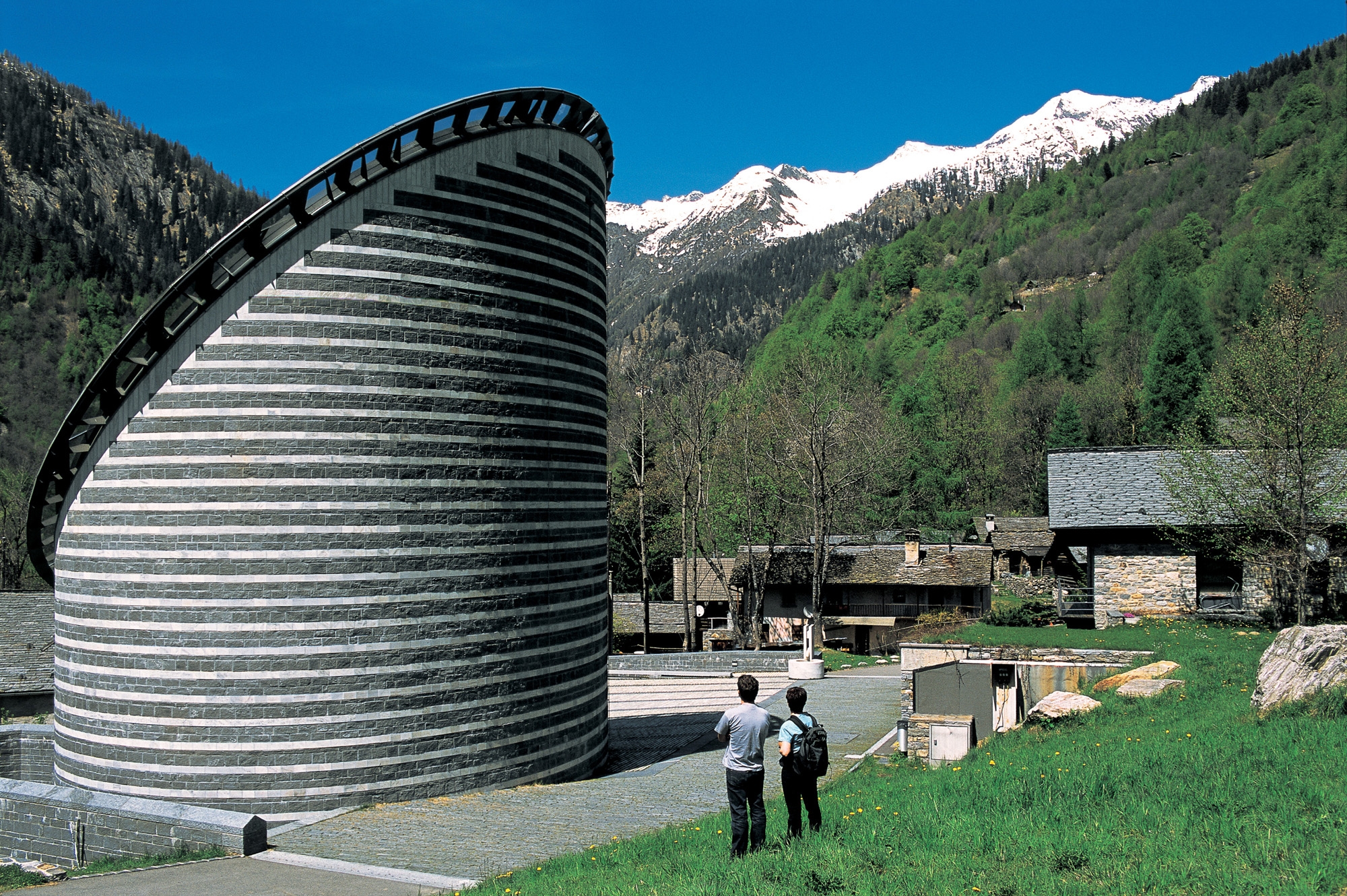 Mogno die Bergkirche Mario Bottas Schweiz Tourismus